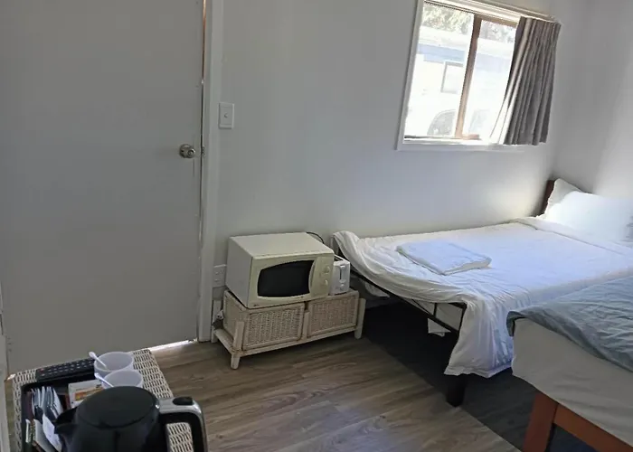 1 Bedroom Serviced Garden Chalet, 7b * Rotorua