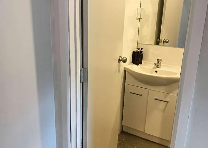 1 Bedroom Serviced Garden Chalet, 7b