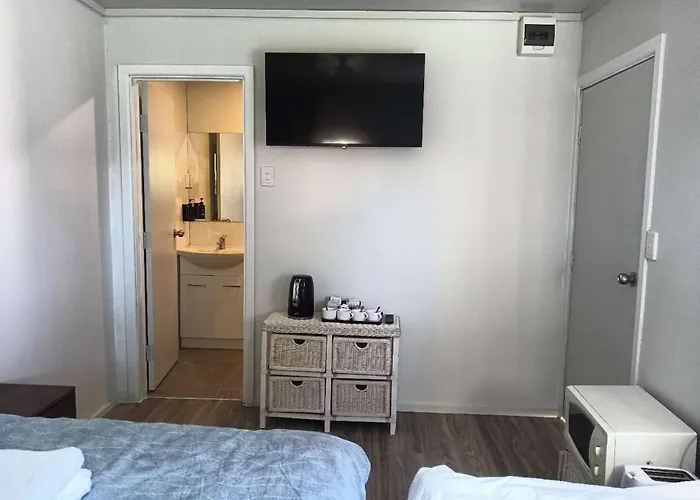 1 Bedroom Serviced Garden Chalet, 7b Rotorua
